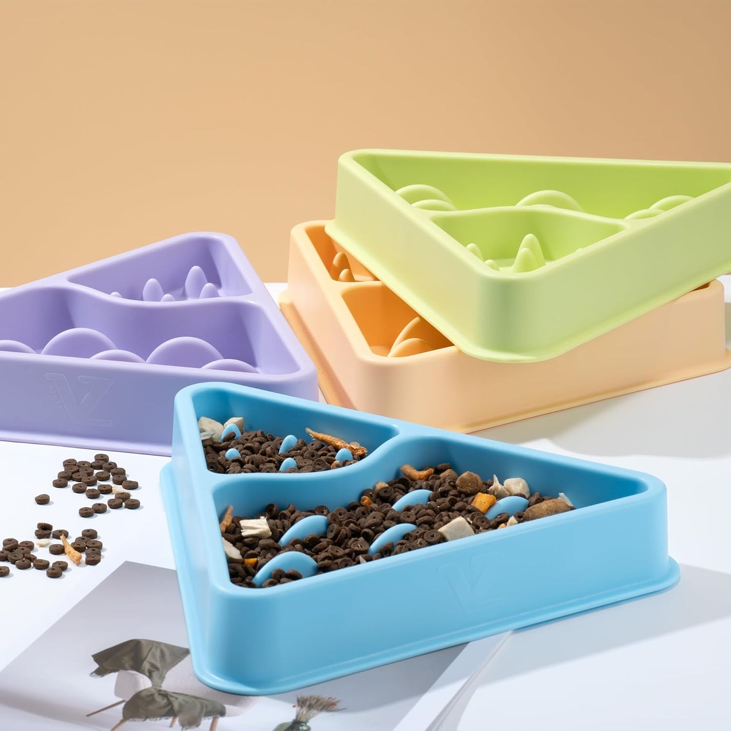 Li&Zhao Dog Slow Feeder Bowl - Dog Puzzle Feeder Slow Eating Pet Bowl Food Bowls for Small and Medium Breed Pet Puppy(Blue)