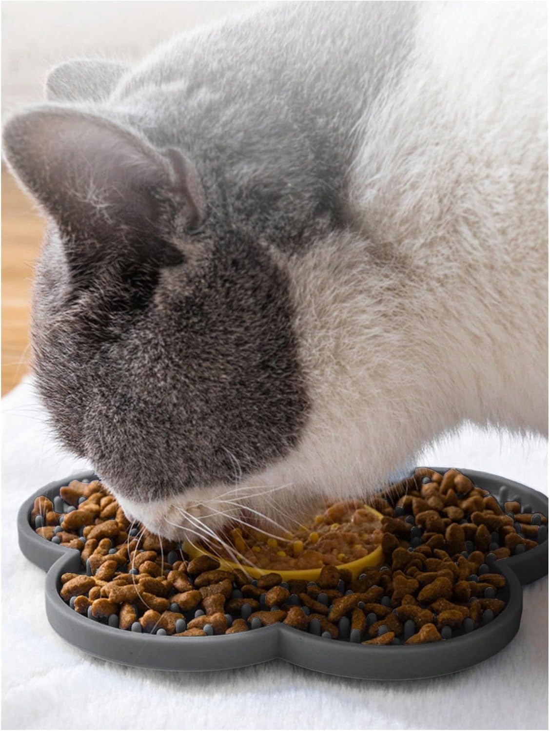 QWINEE Lick Mat for Dogs Cats Flower Shaped Pet Slow Feeder Dog Cat Puppy Bowl Lick Pad for Dog Fun Alternative to Slow Down Eat for Small Medium Large Dogs Grey One-Size