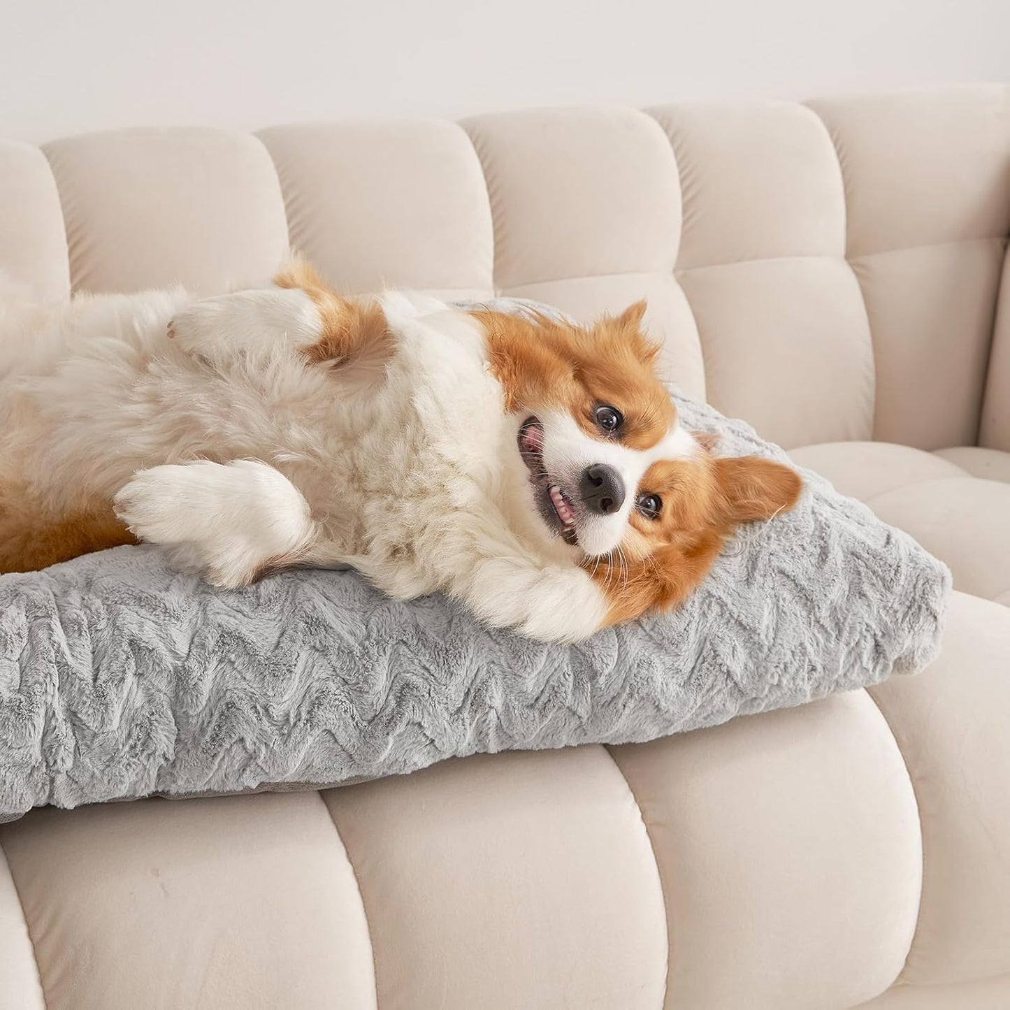 EHEYCIGA Washable Dog Crate Bed for Large Dogs, Fluffy Pet Kennel Pad Reversible for Doggie and Cats, Plush Faux Fur Pet Sleeping Mattress Mat, 35" x 23"x 3.5", Grey