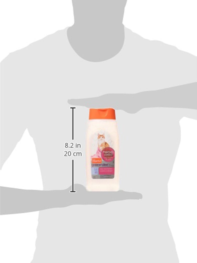 Hartz Groomer's Best Cat Shampoo, Extra Gentle Hairball Control, 15 Ounces