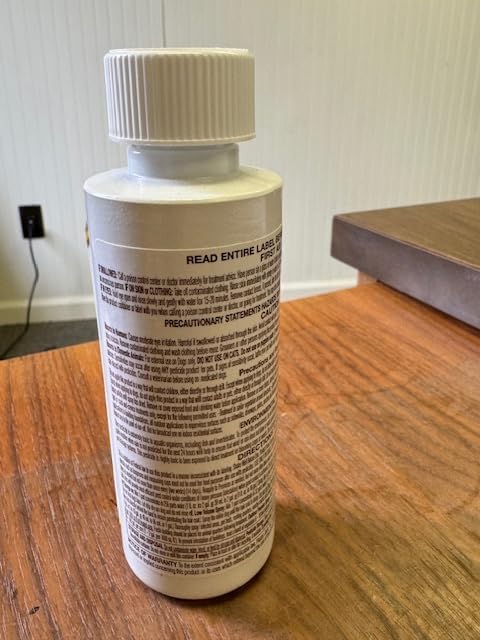 Happy Jack Kennel Dip Dog Flea and Tick Treatment & Prevention, Made in USA, Spray Yard & Home 30-Day Control, Kills Fleas, Ticks, Deer Ticks, Mange, Lice, for Puppies, Small to Large Dogs (4 oz)