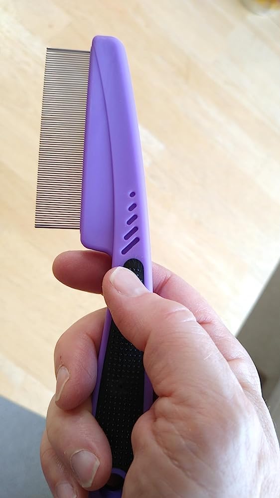 Yumflan Flea Comb with Rubber Handle, Flea and Tick Combs for Dogs & Cats, Fine Tooth Dog Comb for Grooming (Purple)