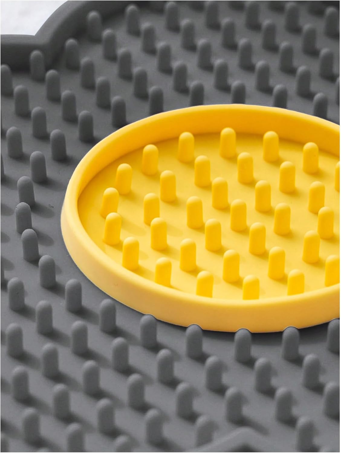 QWINEE Lick Mat for Dogs Cats Flower Shaped Pet Slow Feeder Dog Cat Puppy Bowl Lick Pad for Dog Fun Alternative to Slow Down Eat for Small Medium Large Dogs Grey One-Size