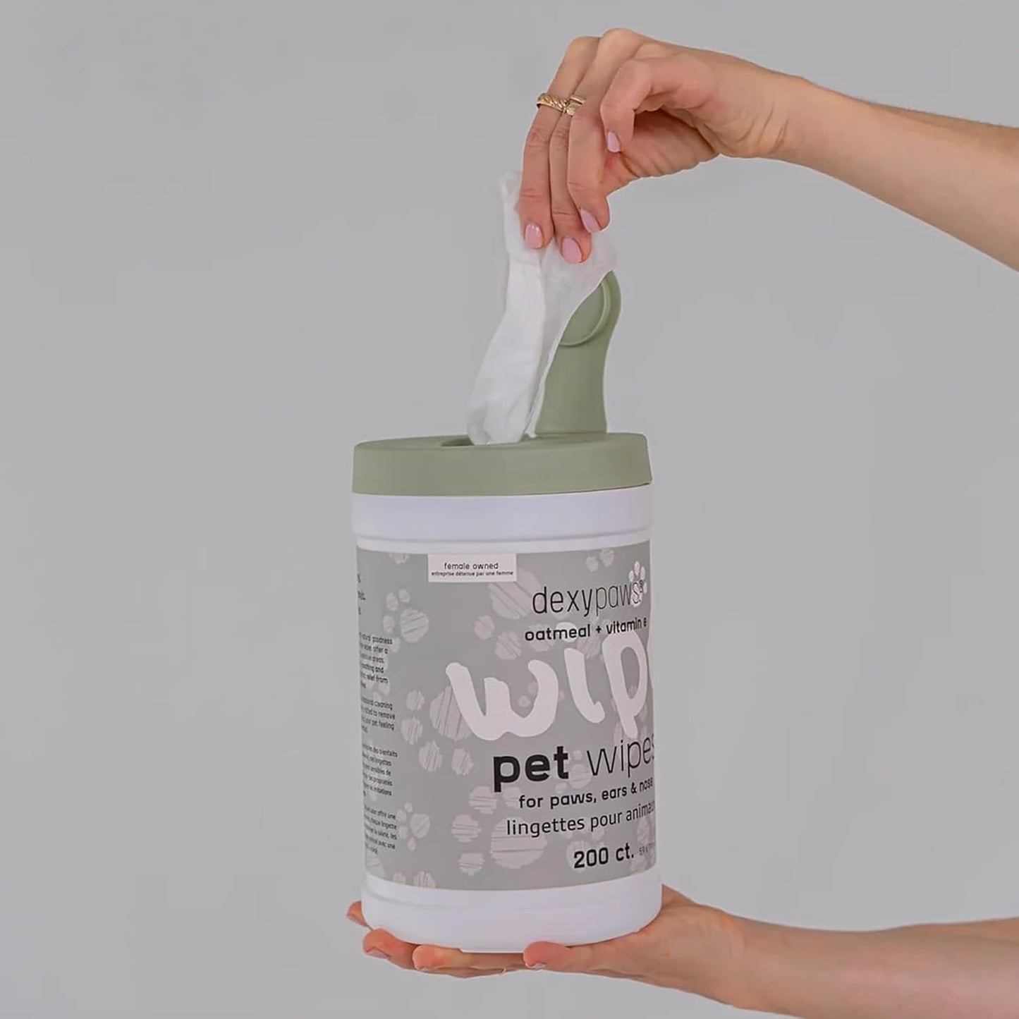Dexypaws: Pet Wipes - Oatmeal & Vitamin E - 200ct Canister, Cleansing Wet Wipes, Cats & Dogs Grooming Care, Paws-Face-Ears-Nose, Moist-Gentle-Portable