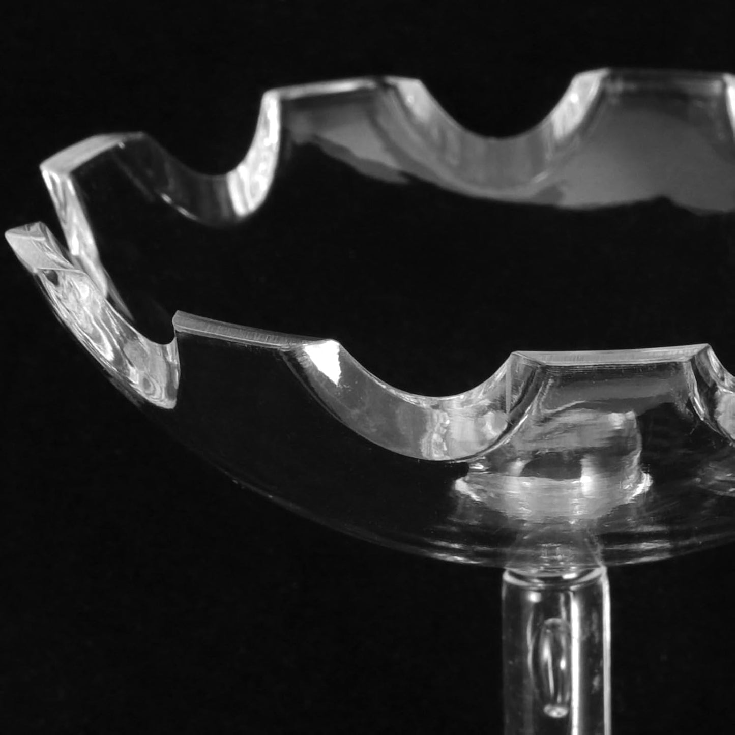 Shrimp Feeder Bowl with Sucker Fish Feeding Tray High Transparency Aquarium Feeding Dish Decorative Shrimp Food Basin for Fish Tank Aquatic Pets