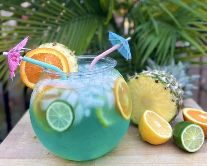 Aquatic Wonder 1 Gallon Fish Bowl: Round Crystal Clear Plastic is Break-Resistant and Light Weight. Ideal for Betta Fish Aquarium, Home décor and Party Drinks