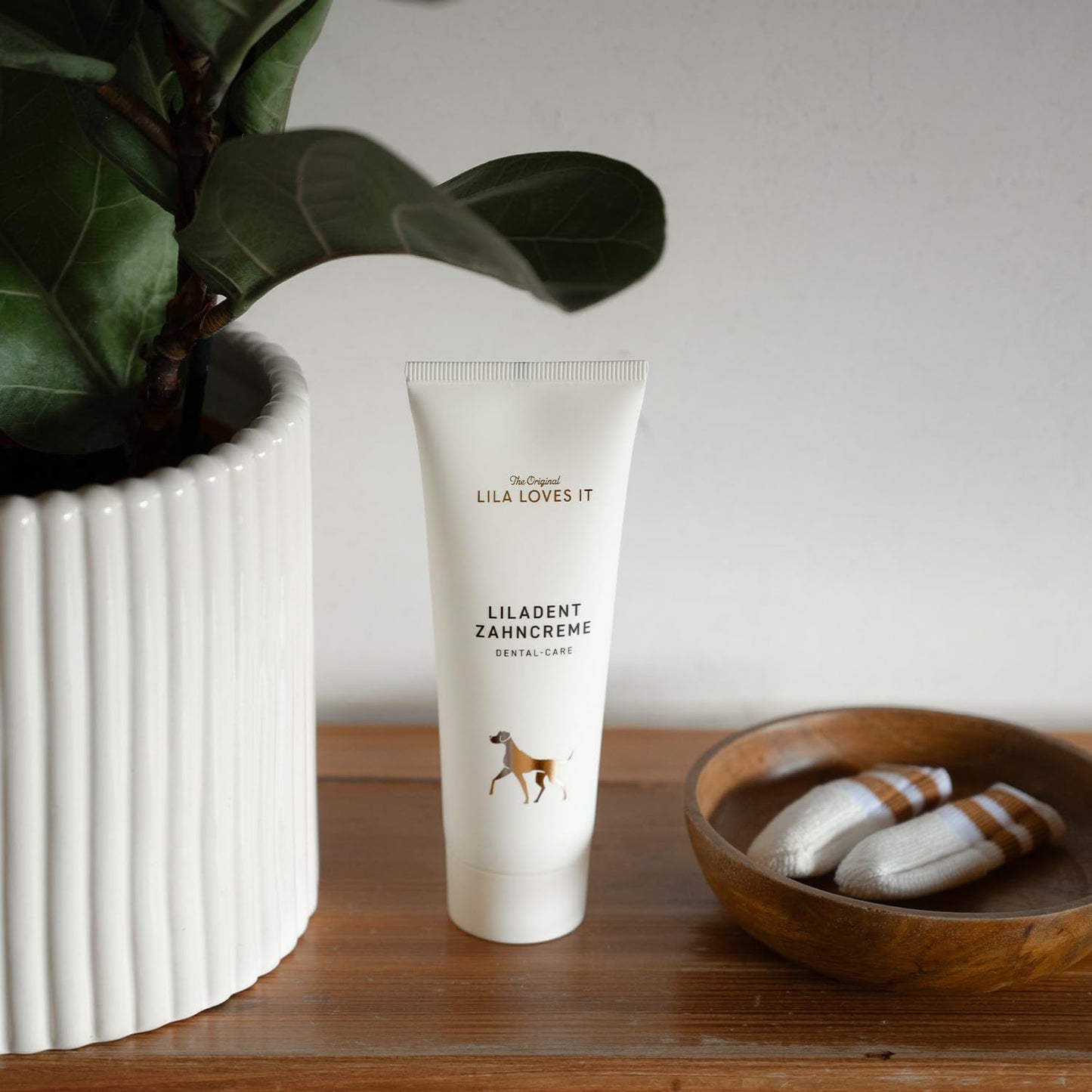 Toothpaste for Dogs - Natural Tooth Cleaning with Coconut Oil, Turmeric & Papaya Extract, Gentle & Effective, for Plaque, Tartar & Bad Breath, LILADENT Dental-Care Mineral by LILA LOVES IT, 75 ml