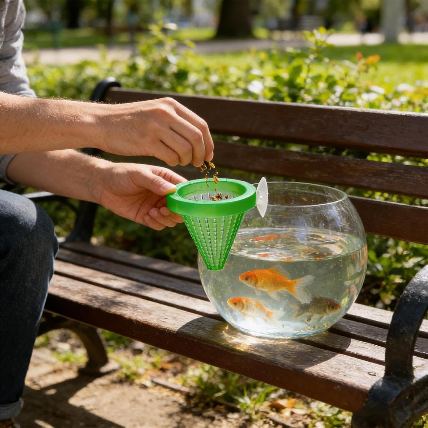 Fish Tank Feeding Cup - Suction Cup Worm Bowl Feeder, Compact Aquarium Feeding Dish, Safe, Convenient Fish Food Bowl, Ideal for Living Room Tabletop Entryway Bedroom Home