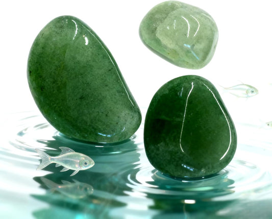 15. YG024 Aventurine Aquarium Décor Rocks in a Refreshing Green Color with Glimmering Mica Inclusions for Sparkle