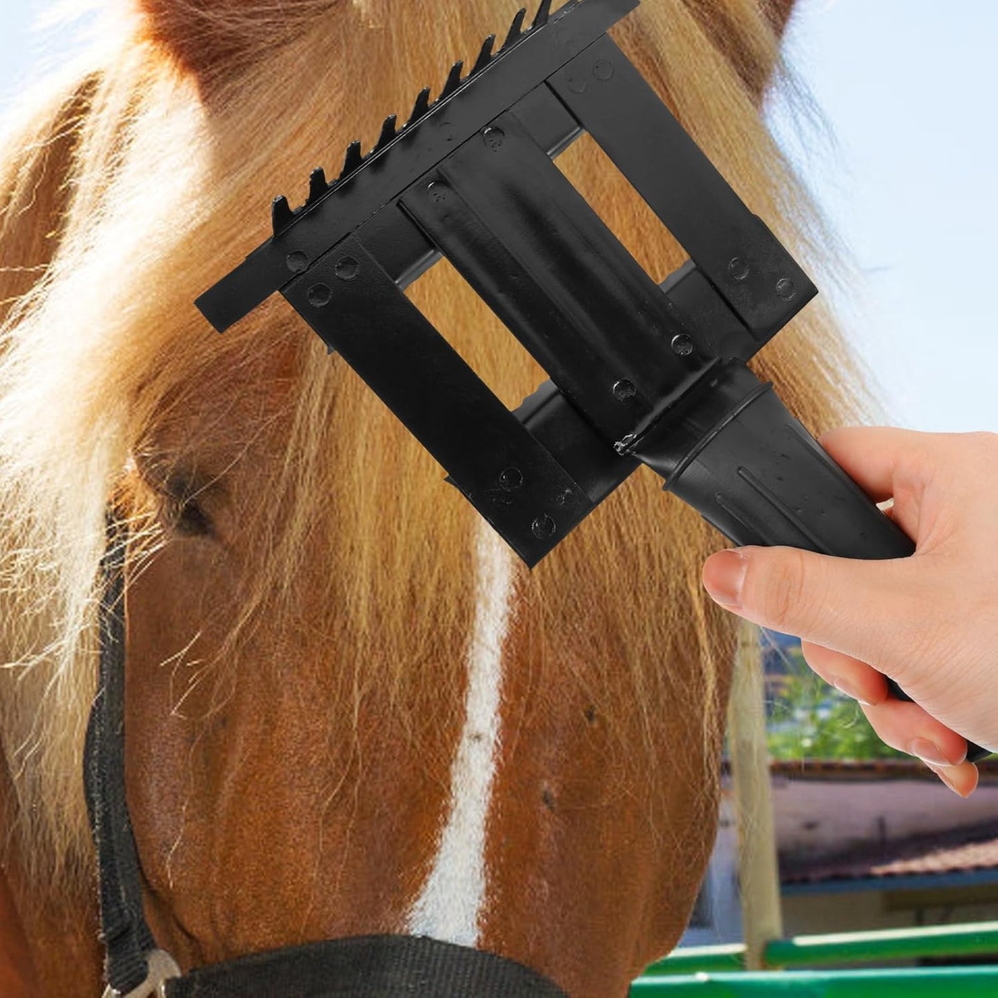 Horse Grooming Brush and Livestock Fur Scraper Metal Itch-Relief Comb Thickened Black for Animal Hair Cleaning and Pet Horse Care