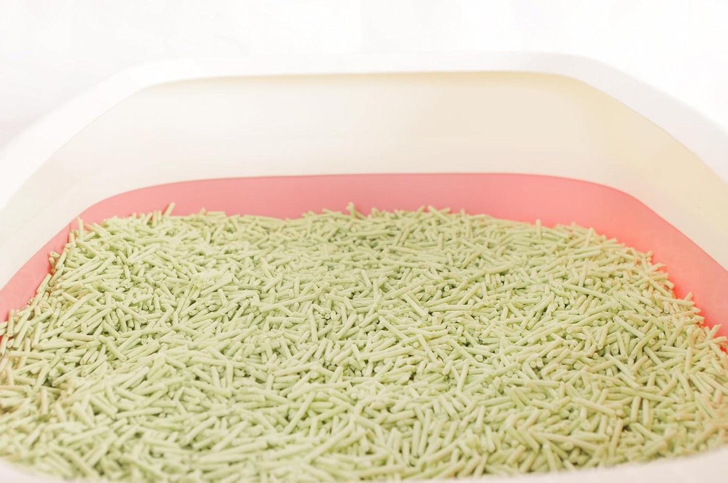 Tofu Cat Litter Green Tea 5.5 Lbs, Flushable Clumping Fast Drying, Ultra Absorbent, Low Tracking Cat Litter 2mm Pellets.