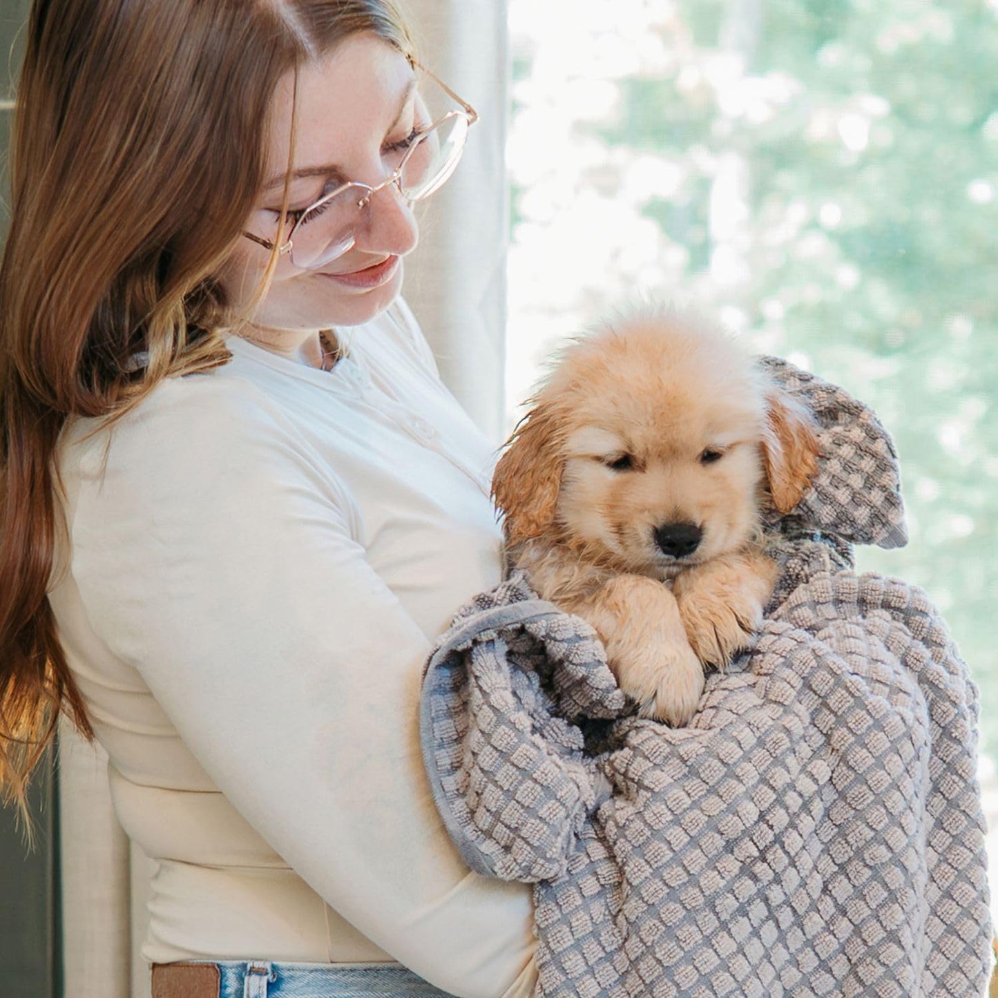 Puppy Love Gentle Bath & Grooming Set by Tweezerman & Veterinary Formula – Tearless Puppy Shampoo with 2-in-1 Bath Brush & Small Slicker Brush – Complete Bath Kit for Small Dogs & Puppies