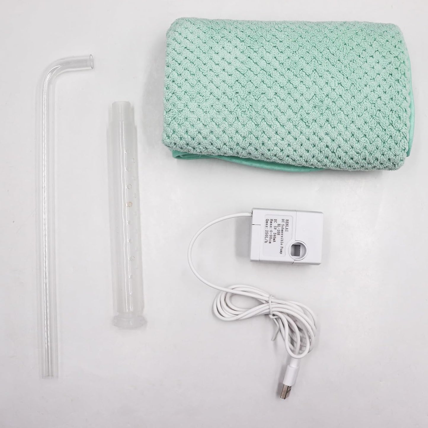 USB-Powered Reptile Shower Kit with Waterfall Fountain & Plush Towel – Bathing Essentials for Bearded Dragons, Frogs & Small Pets