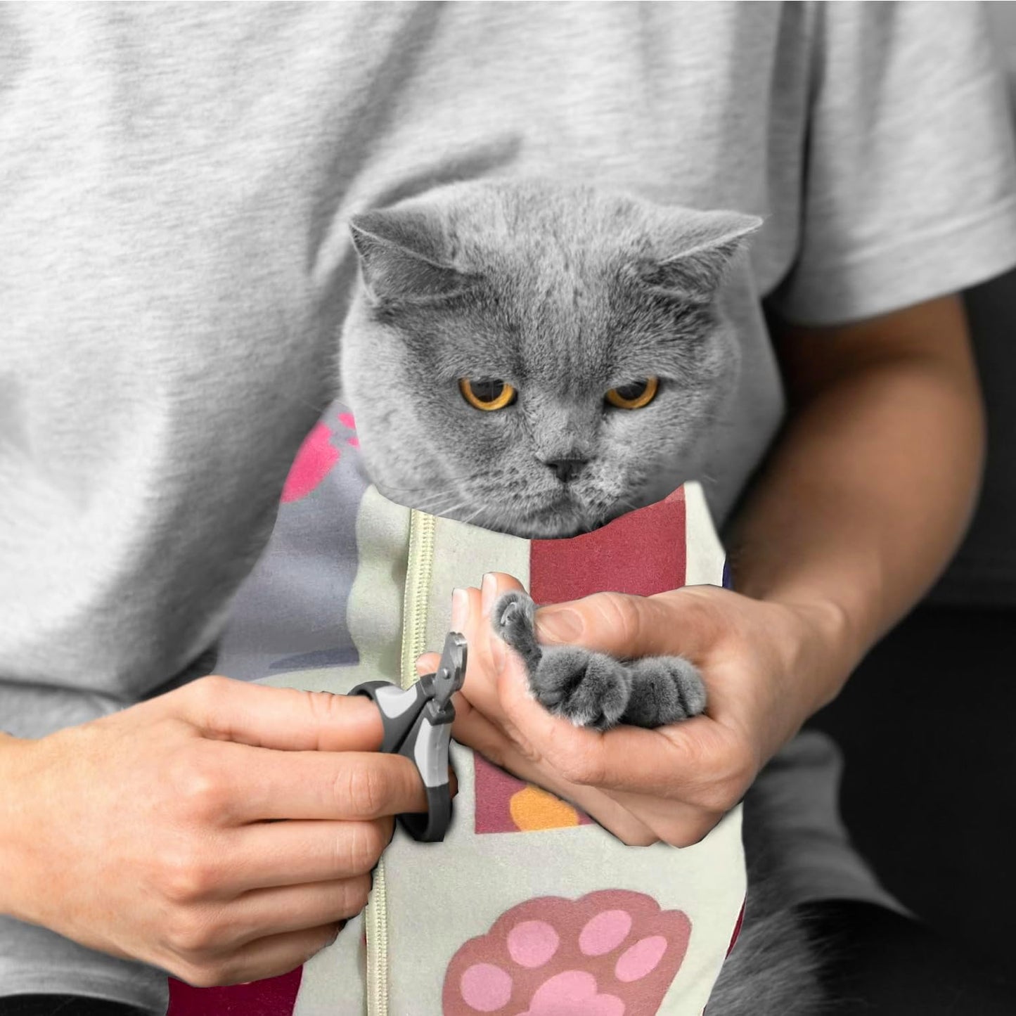 Cat Wrap for Cutting Nails, Self-Adhesive Cat Wrap, Cat Restraint for Nail Clipping, Anti-Scratch Cat Grooming Wrap for Medicine, Nail Clipping, Teeth Brushing, Ear Cleaning