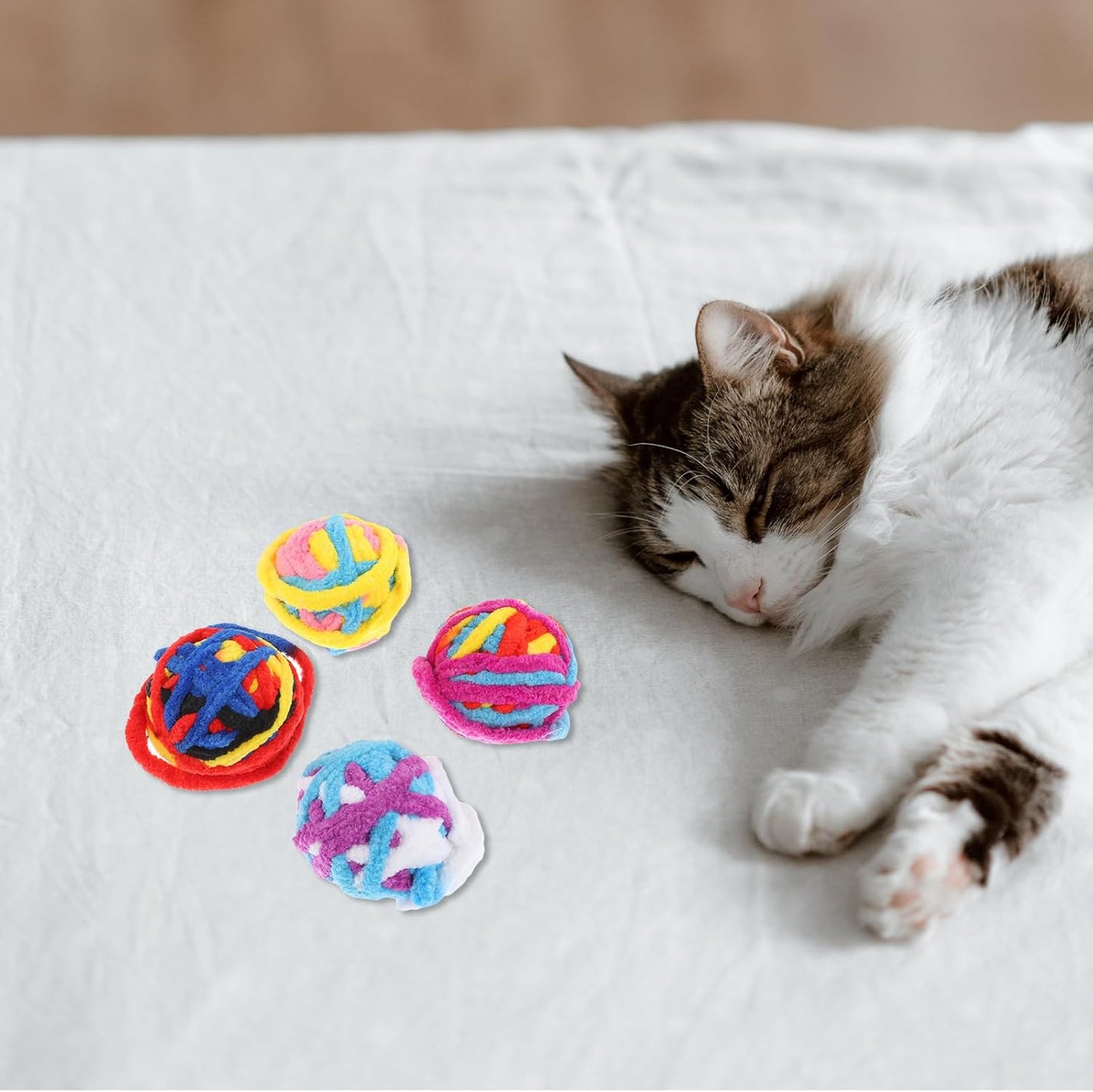 4Pcs Handmade Polyester Cat Balls with 40Cm Tail Bite-Resistant Indoor Scratcher for Kitten Play and Exercise Random Style