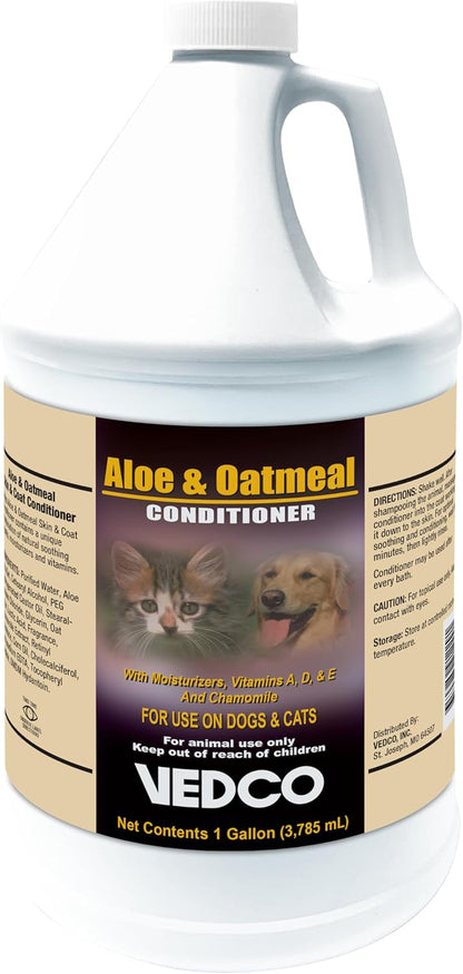 Vedco Aloe & Oatmeal Pet Conditioner, 1 Gallon, with Moisturizers and Vitamins, for Dogs and Cats