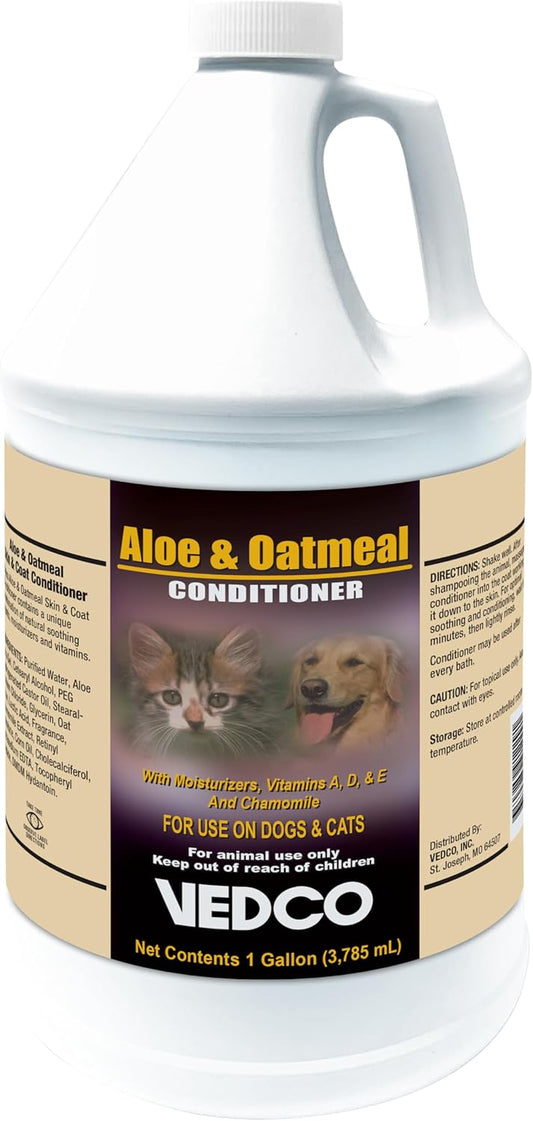Vedco Aloe & Oatmeal Pet Conditioner, 1 Gallon, with Moisturizers and Vitamins, for Dogs and Cats