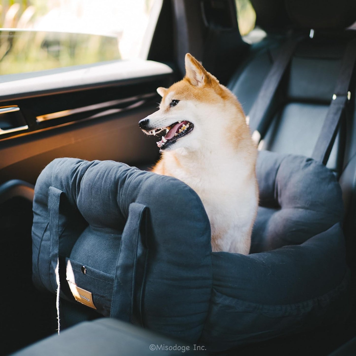 Dog Car Booster Seat for Small Dogs, Handmade Comfortable and Robust Design, Small Dog Owner Gift, Travel Bed with Safety Seatbelt, Secure Straps, Perfect for Dogs Under 30 Lbs