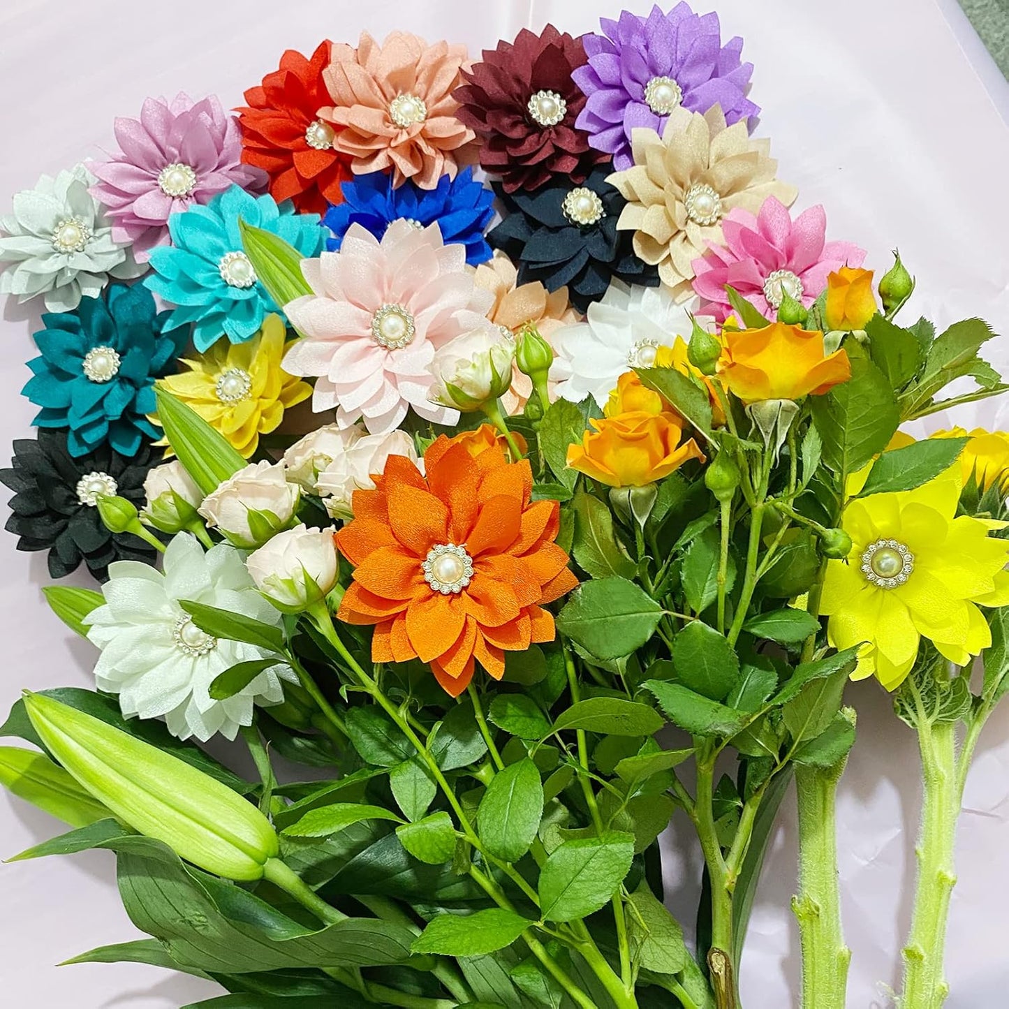 Collar Flowers with Pearl, 20 Pcs Dog Collar Bow Ties Multi-Color Dog Charms Flower for Cat Puppy Grooming Accessories(Small)