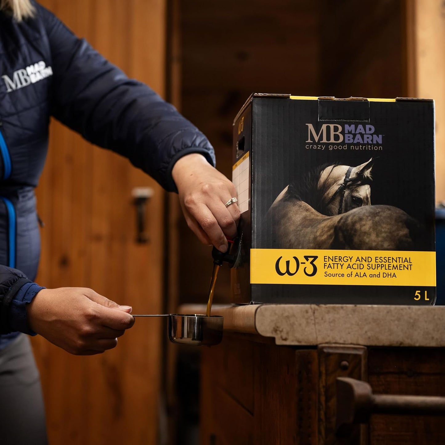 Mad Barn - W-3 Oil 5 L with Omega-3 DHA & Natural Vitamin E | Fat Supplement for Horses | Supports Healthy Skin & Shiny Coat