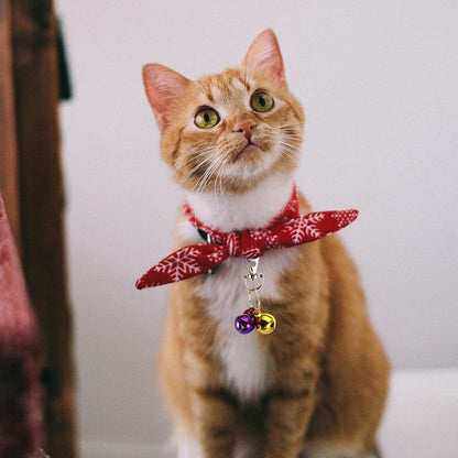 Cat Bells 4Pcs Copper Pet Collar Bells with Keychain Pendant for Cat Training and Necklace Supplies Loud Jingle Sound Suitable for and Small Pets Random Color Random Color