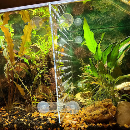 Acrylic Fish Tank Divider Aquarium Divider with 8 Suction Cups Transparent Fish Tank Separator Dividing Net Plate Isolation Board Flapper, 11.81 * 15.74in