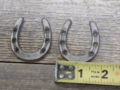 SMALL CAST IRON HORSESHOES • CRAFTS HOME DÉCOR, HORSESHOE/HORSE SHOE, SMALL TINY NIKNAK - PACK OF 10