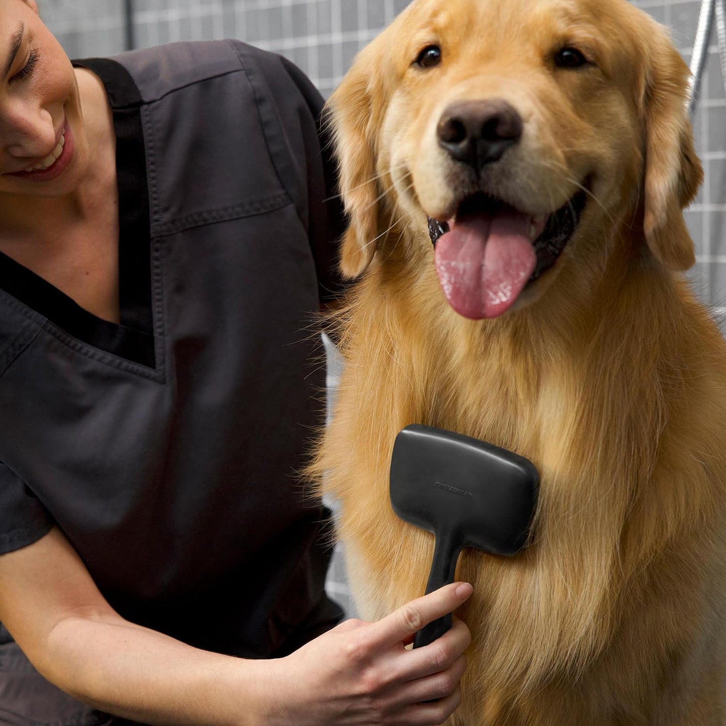 Tweezerman Dog and Cat Slicker Brush for Pets, Grooming Brush with Coated Bristles to Prevent Scratching and Ergonomic Handle