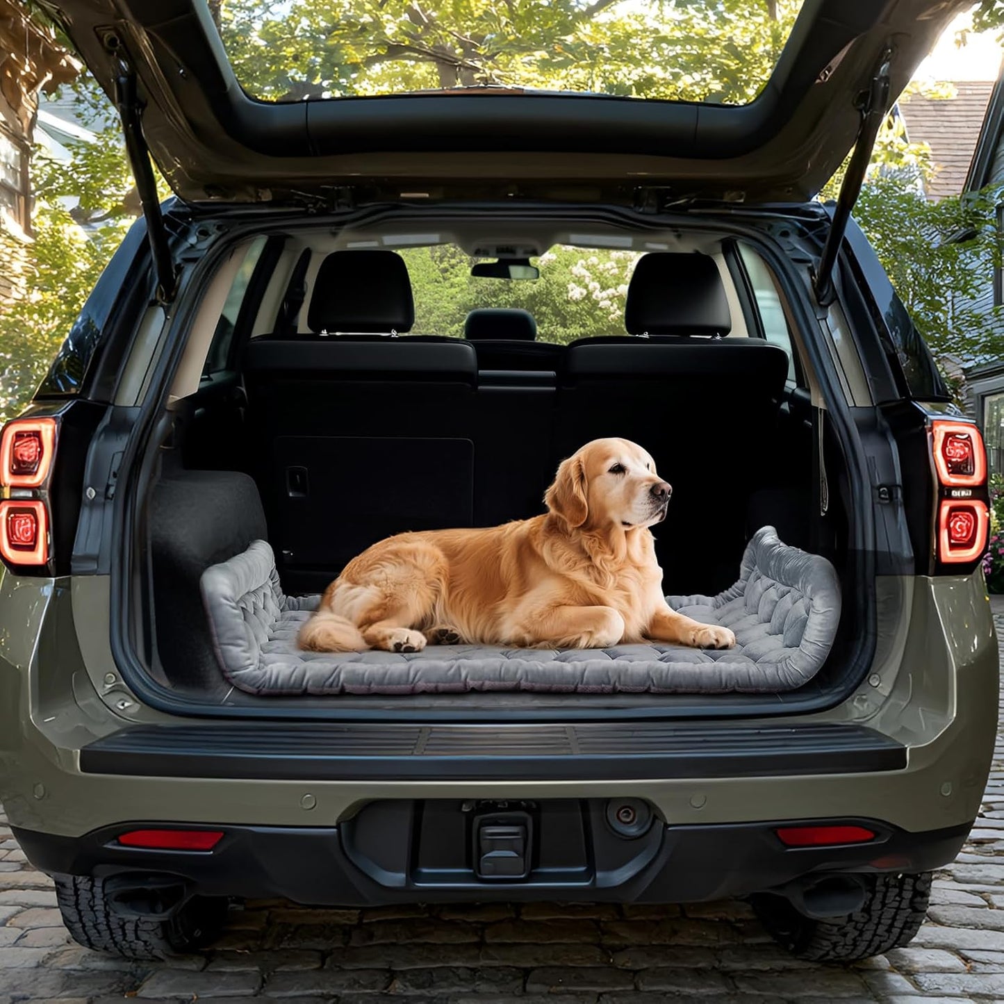 Dog Bed for Car，Dog Car Seat Cover for Back Seat，Non-Slip Travel Pet Mat，Nonslip Soft Durable，Fit for Backseat Extenders and Trucks SUVs (Gray)