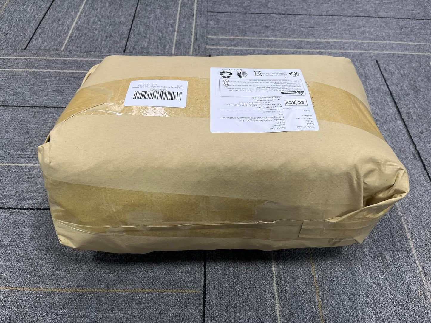 Dog Booster Car Seat for Small/Medium Dogs Up to 35lbs,Ultra Soft Fabric Covered,6in Elevated Cushion,Fully Detachable and Washable,3 Straps & 2 Pockets,Easy to Install(Grey,Medium)