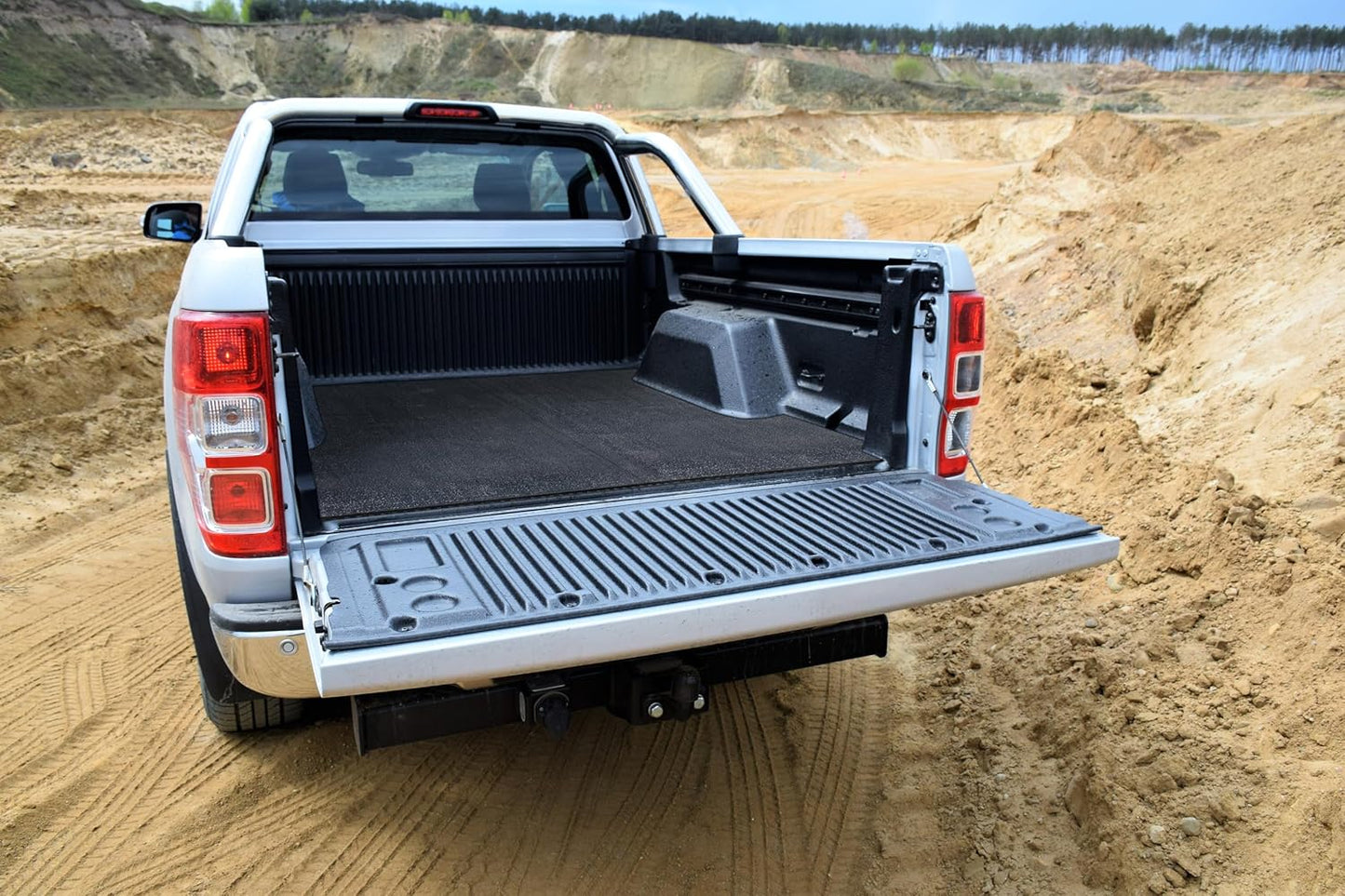 Heavy Duty Horse Stall Mats - Stable Mats, Durable 3/4 in. Thick Rubber Flooring - Solid Black - 3.5' x 6' Mat for Stables, and More - 42 in. x 72 in. Stall Mat